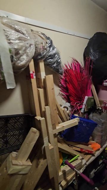 Захламленный тамбур