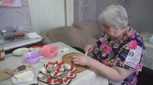 Всех накормит Что готовит на обед добрая мамочка пенсионерка ПОДВАЛ ИЛЬИЧА кулинария