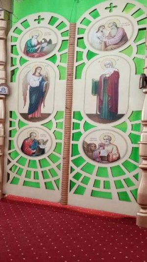 Божественная служба в храме Святой Троицы