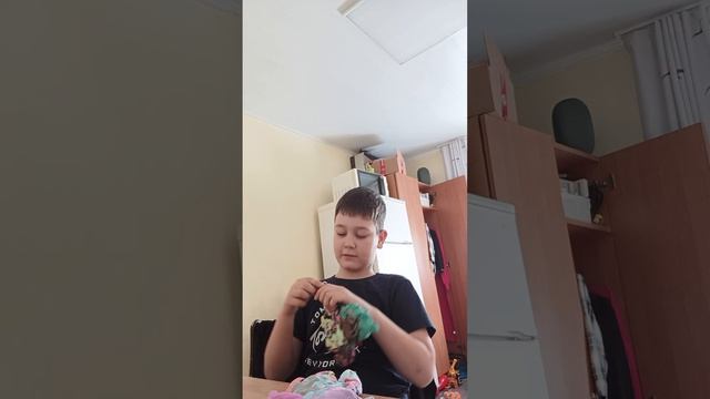 битва пластлинавых робатов.