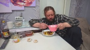 Вкусно ужинаю супом с пряниками и салатом Два дня стройки ТЕПЛИЦЫ подвал ильича