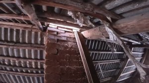 Купил заброшенный дом в деревне ! Он приехал и всё разломал ! Залез в подвал и офигел ! №4