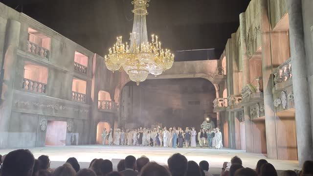 ПРЕДЛОЖЕНИЕ в Театре Российской Армии (поклоны)