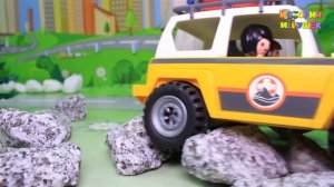 Видео про машинки - Спасатели! Новинки 2020 года с машинками Плеймобил.