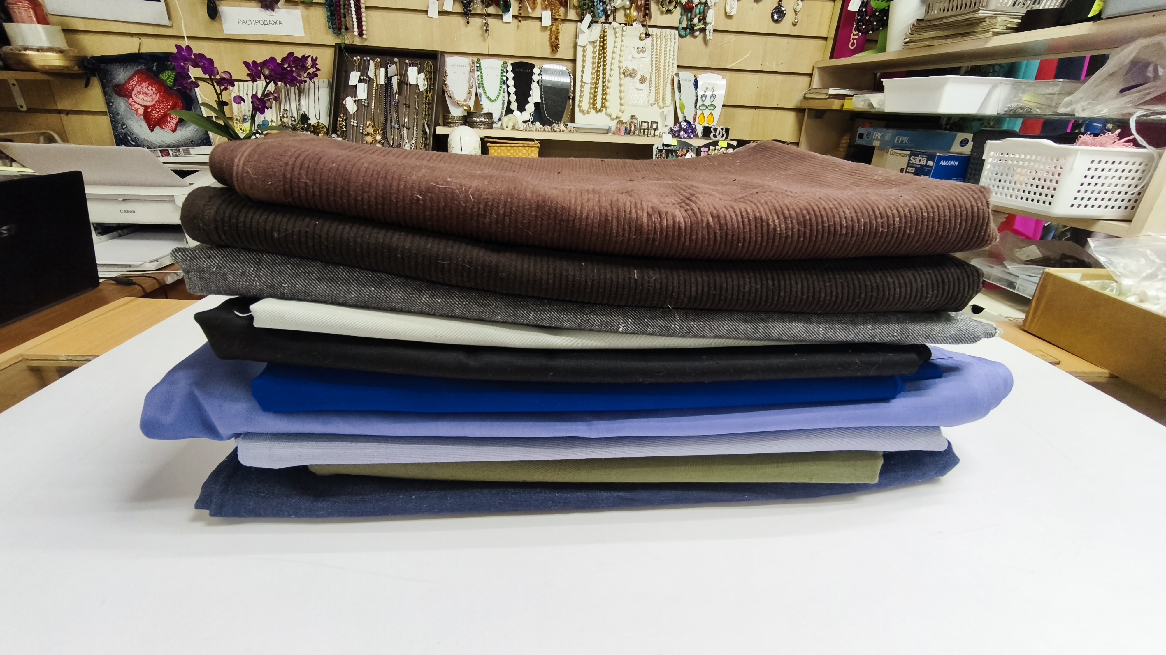06.04.26. Винтажные плотные ткани