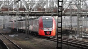 В Москве подросток лишился ног из-за попытки проехать на крыше электрички.