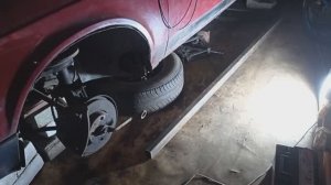 Как открутить ступичную гайку. Ремонт стойки 2141 москвич