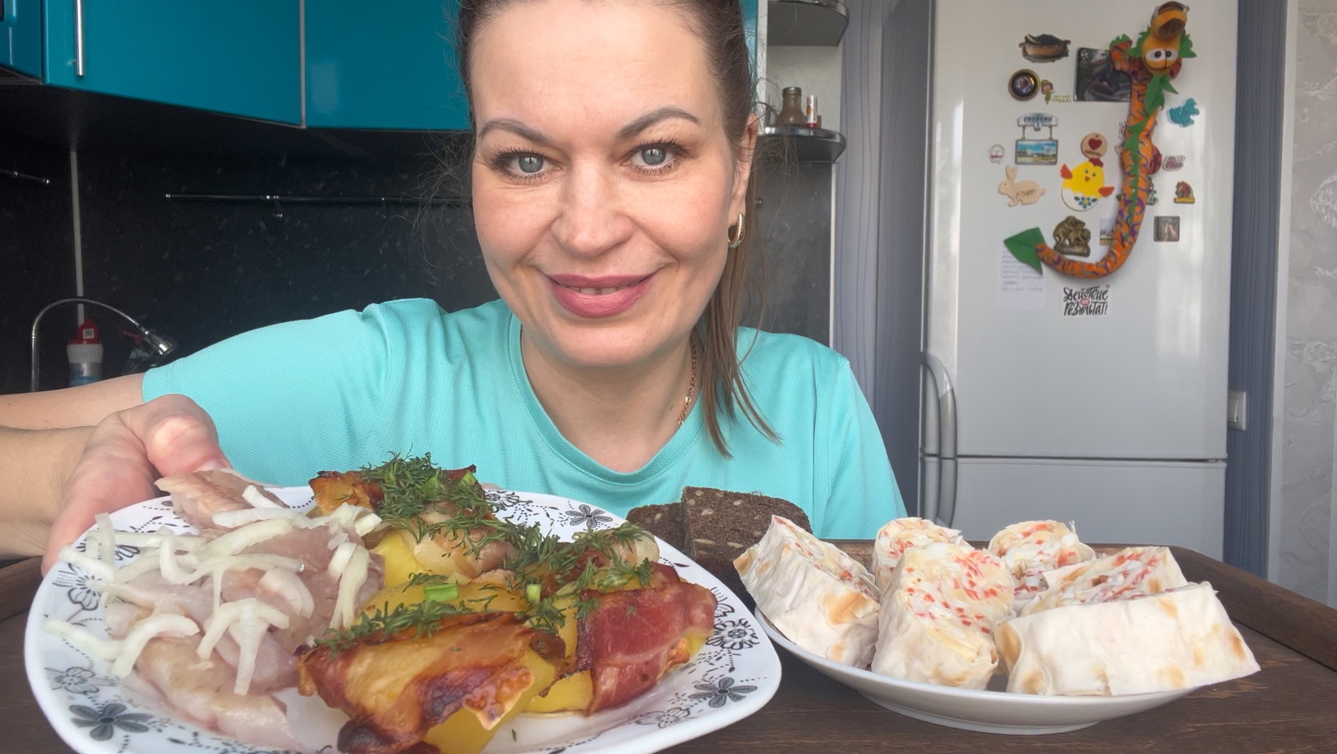 МУКБАНГ КАРТОФЕЛЬ В БЕКОНЕ С СЛАБОСОЛЕНОЙ РЫБКОЙ/РУЛЕТ ИЗ ЛАВАША/MUKBANG ЕДА ОБЖОР