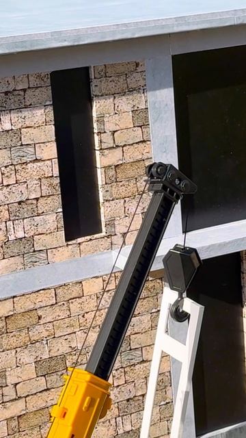 Детство: стройка из кубиков. Взрослая жизнь: присоски и тонны стекла