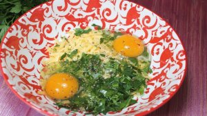 Заливаю смесью яйца и сыра и блюдо выглядит по-другому.