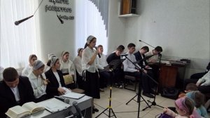 Стих - Кто этот по средине