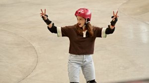 Фото со съемок Ольга Лерман. покоряет рампу в трейлере комедии «Своя в доску»