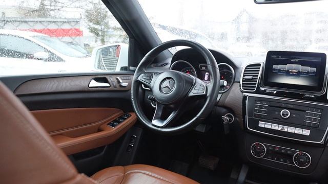 Mercedes-Benz GLS-класс смотреть онлайн