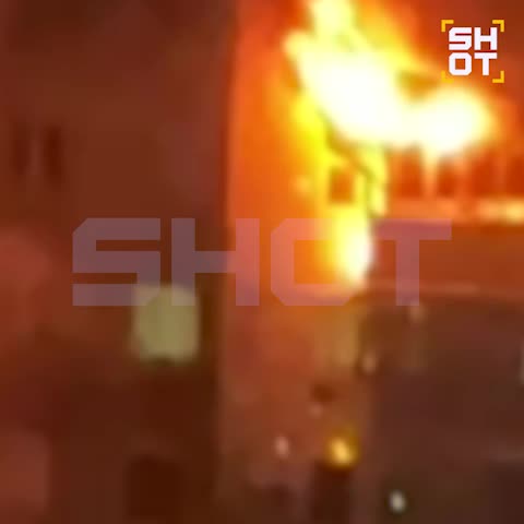 БПЛА ВСУ атаковал вторую жилую многоэтажку в Новороссийске. Местные жители рассказали SHOT, что с...