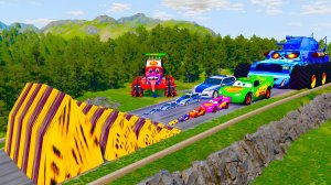 Большой и маленький МакКуин и полицейская машина против зомби Мака BeamNG.drive.🚗🏎🚙