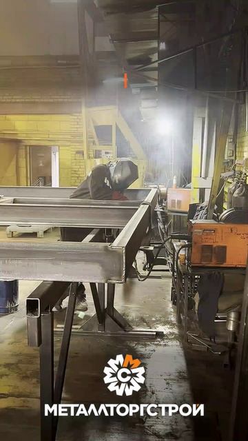 Сварщик_металлоконструкции_01_клип