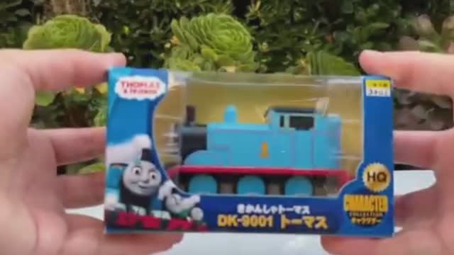 Для детей.  Паровозик Томас и его друзья! Играем паровозиками.