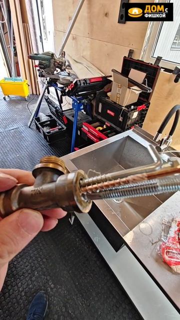 Резьба застряла внутри вот как её вытащить