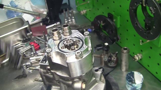 Чудеса отечественного автопрома ТНВД от ЯМЗ - насос подкачки жив, что странно.