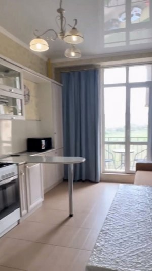 Большая однокомнатная квартира с ремонтом, мебелью и техникой в ЖК Черноморский-1 в Геленджике