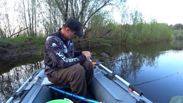  Видео с Ютьюбе. Рыбалка на поплавок с Лодки рыба разная. Деревня Ляля Титово.