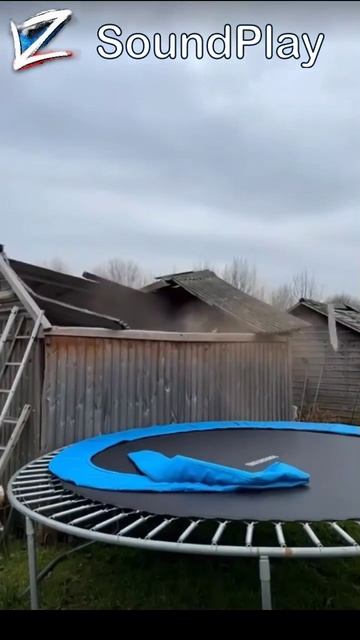 Полёт человека пчелы на батуте + ЖМИ подписаться #Полёт #Прыжки #Экстрим #Веселье #Юмор