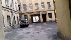 ПРОГУЛЯЛАСЬ ПО ДЕЛАМ.