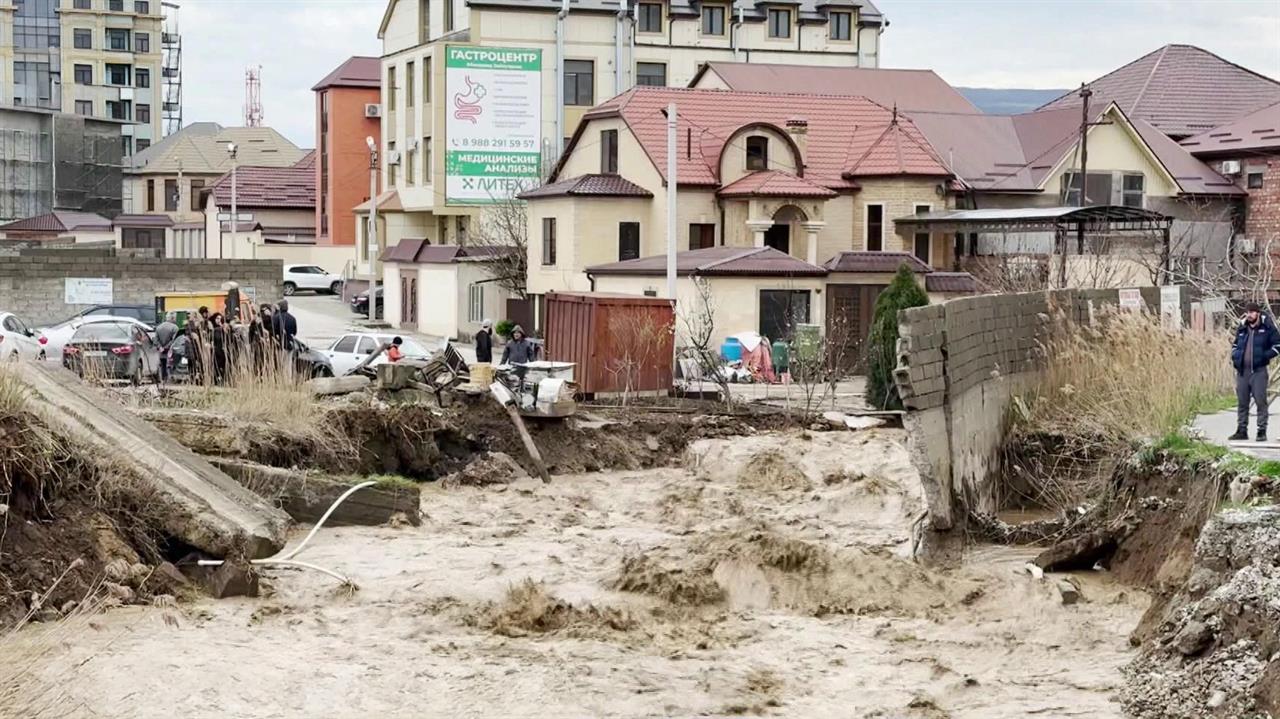 Дагестан приходит в себя после нового удара стихии.