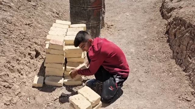 305ч.Кочевая жизнь: строительство пещеры с помощью мастера