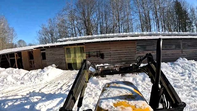 Трактор провалился и застрял ! Нива тянет лебедкой ! Снег почистил ! ХУТОР В ЛЕСУ №985