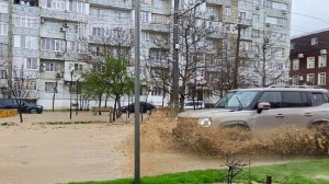 Уровень воды в центре Махачкалы вновь поднялся до 30 сантиметров