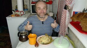 Обед с Рыжулей. Только человеки убивают друг друга. Мукбанг. Обжор. Еда на камеру. Диета. Шизофрения