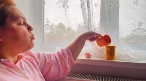 Женщина найдёт себе работу везде.