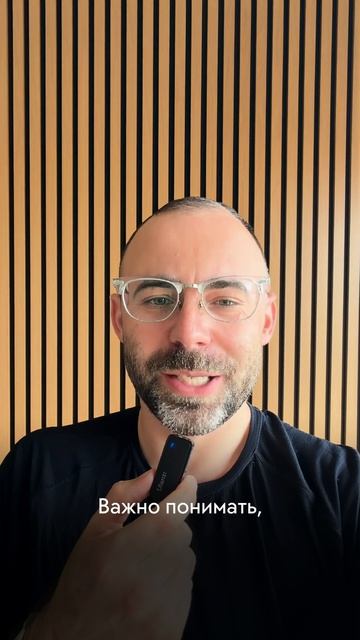 Кошки и фрукты