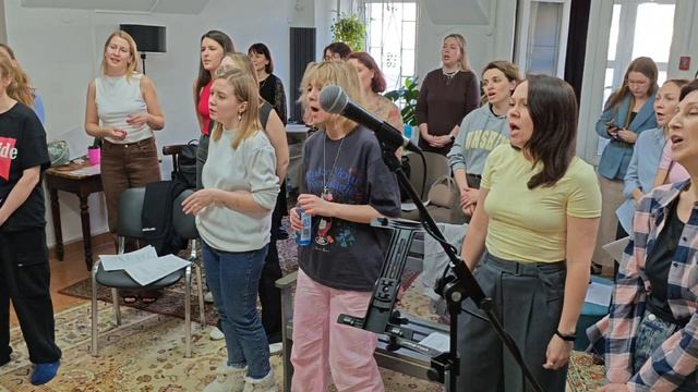 Распеваемся 
Хор #8Герц