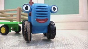 Синий трактор - Трактор приехал к Максу и Роме. Сюрпризы Roblox!