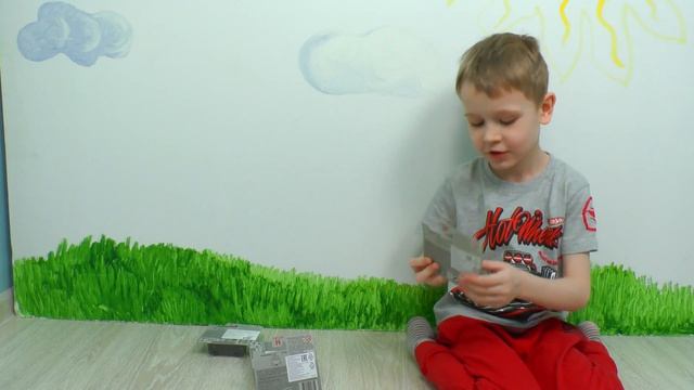 Видео про машинки для детей - Макс открывает новые Машинки - Игрушки для мальчиков