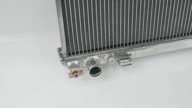 Радиатор алюминиевый Nissan Avenir W11 98-03 40мм AT AJS