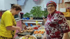 давно не виделись 😄//мне мама не разрешает 🥴// проводила детей //