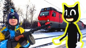 Видео для детей. Макс в шоке! Cartoon Cat преследует Макса в реальная жизнь.