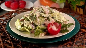 САЛАТ ИЗ РЕДИСА, ОГУРЦОВ И КОЛБАСЫ