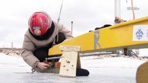 Как братские школьники гоняют по льду на парусных санях со скоростью до 80 км/ч