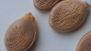 Иероглифы ка семечках