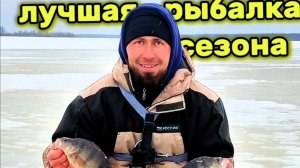 Окунь рвет леску и ломает крючки .Это лучшая рыбалка сезона.