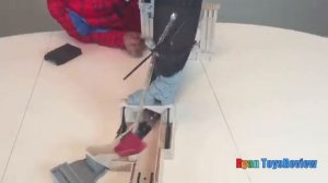 GIANT EGG SURRPISE OPENING with Spiderman Superman and The Hulk SuperHeroes Toys