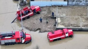 Два человека утонули в автомобилях во время наводнения в Дагестане