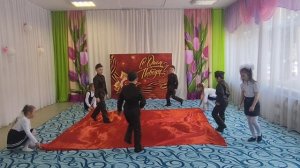 ПОКЛОНИМСЯ ВЕЛИКИМ ТЕМ ГОДАМ