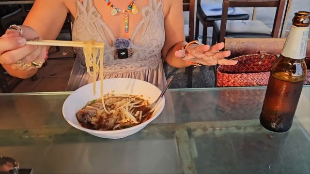 Том ям с Пельменями в Кафе Крокодил. Идеальная Лапша с Уткой за 80 Батов. Паттайя Парк и Джомтьен