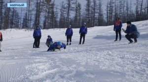 Молодые специалисты АЛРОСА опробовали олимпийский вид спорта на «Зимушке-зиме» в Мирном