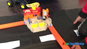 GIANT EGG HOT WHEELS Surprise Toys Opening with Disney Cars